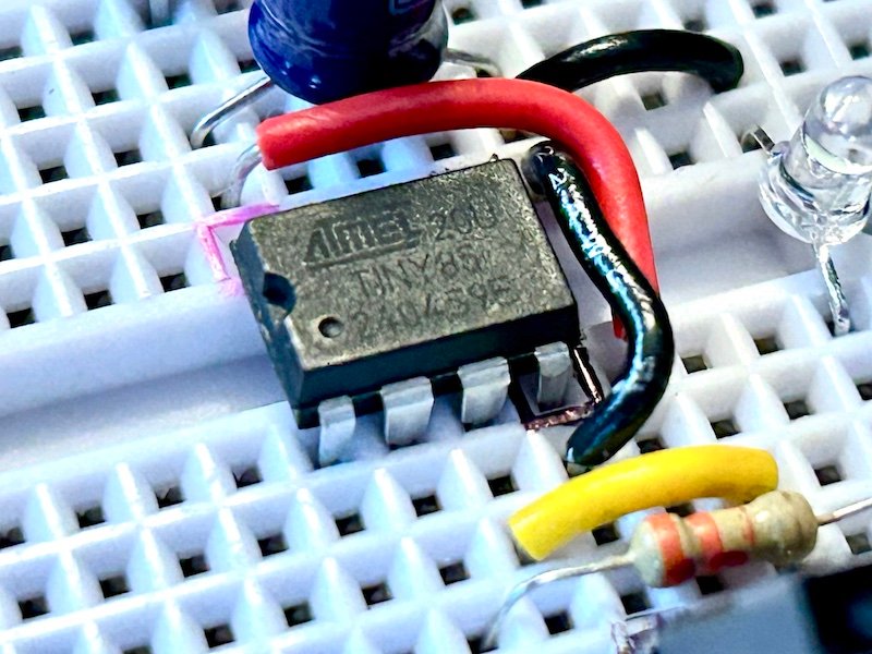ATtiny85 with servo, connected over USB, speaking the Upline protocol